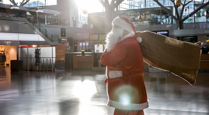 Flughafen Stuttgart erwartet den Nikolaus im SkyLand Nikolaus am Flughafen Stuttgart