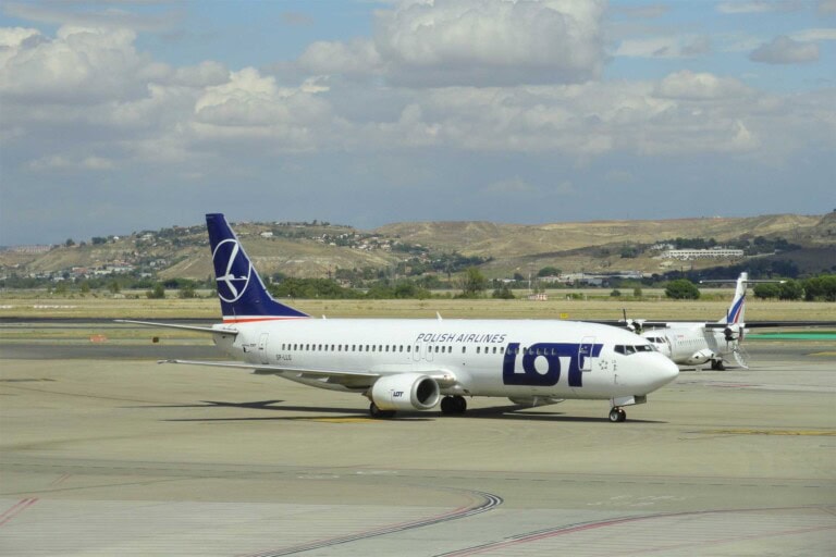 LOT Polish Airlines Boeing 737