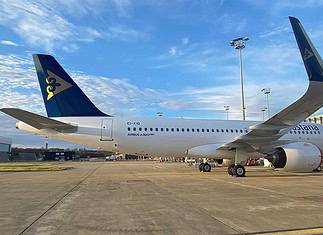 Air Astana Airbus A320 auf dem Vorfeld
