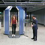 Walk-Through-Scanner am Flughafen Frankfurt im Regelbetrieb