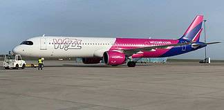 A Wizz Air plane at Hahn Airport