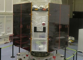 Satellit CSO-3 im Reinraum von Airbus