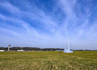 Start einer CanSat-Rakete vom Flugplatz Rotenburg (Wümme)
