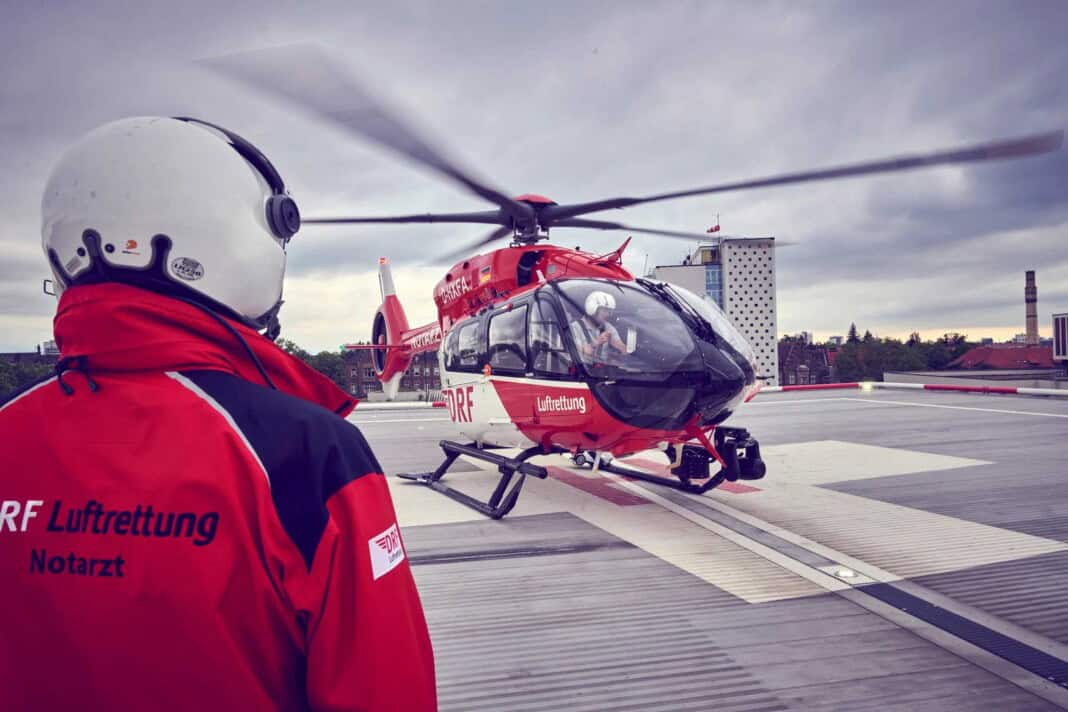 Je schwerer die Erkrankung oder Verletzung eines Patienten, desto wichtiger ist der direkte Transport in eine speziell ausgerüstete Klinik: die Luftrettung bietet entscheidende Zeitvorteile. (Quelle: Ruprecht St