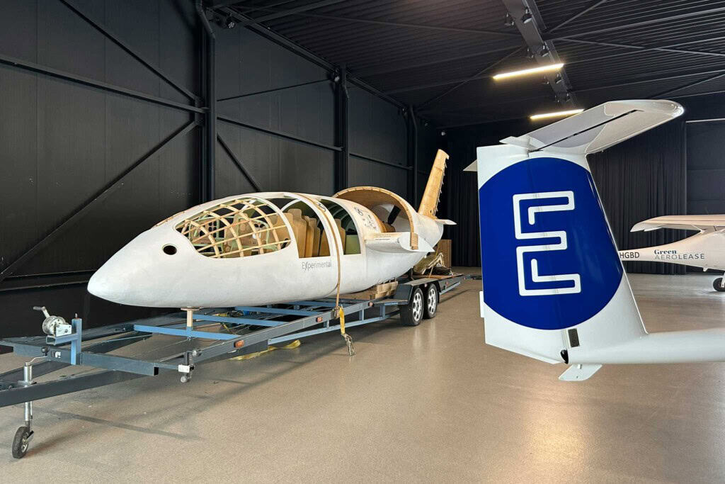 Cormorant E-Deck-Hangar