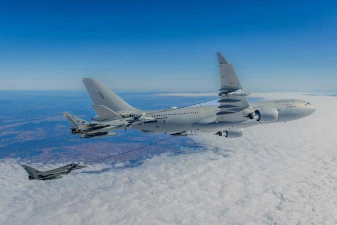 First Spanish Airbus A330 MRTT refuels Eurofighter of the Spanish Aerospace Force.