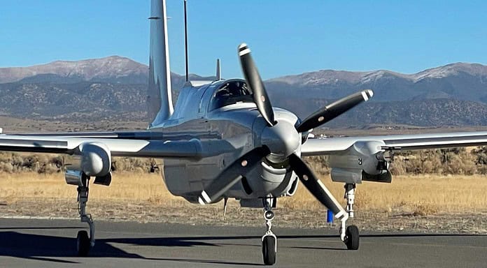 Blue Condor: Kondensstreifen aus Wasserstoffantrieb im Flug vermessen Höhenforschungsflugzeug Grob G 520 „Egrett“