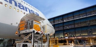 Aircraft handling with electric vehicles