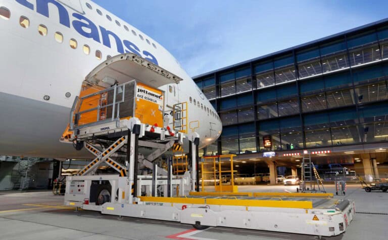 Aircraft handling with electric vehicles