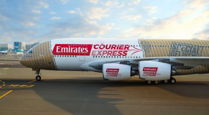 Emirates stellt A380 mit Courier Express-Sonderbemalung vor Emirates Courier Express