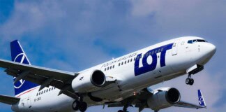 LOT Polish Airlines Boeing 737-800