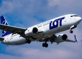 LOT Polish Airlines Boeing 737-800