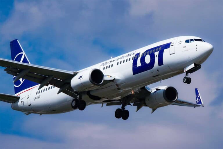 LOT Polish Airlines Boeing 737-800