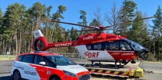 Christoph 80 and helicopter replacement vehicle of the DRF station Weiden