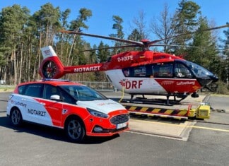 Christoph 80 und Hubschrauberersatzfahrzeug der DRF-Station Weiden