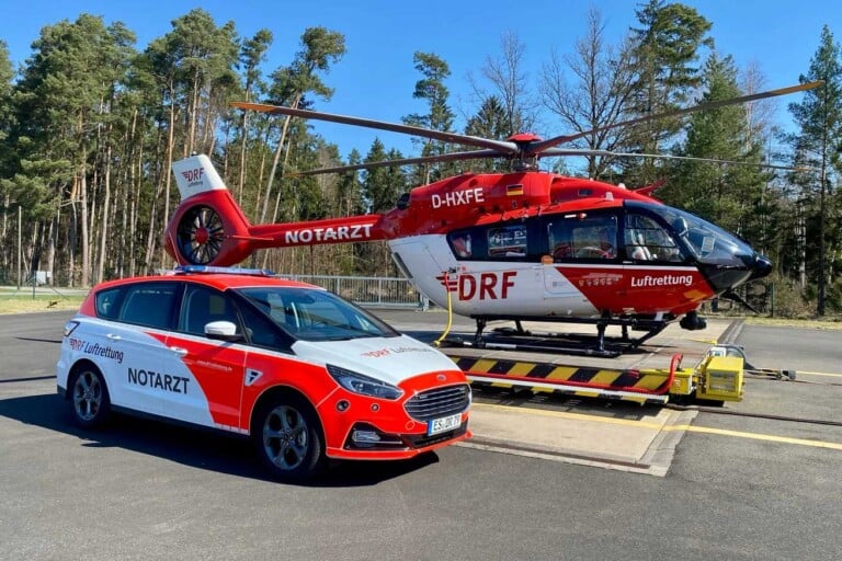 Christoph 80 and helicopter replacement vehicle of the DRF station Weiden