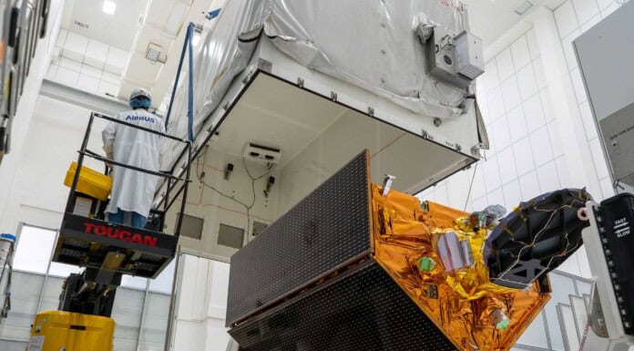 Copernicus Sentinel-6: Neuer Satellit überwacht Meeresspiegelanstieg Zweiter Copernicus Sentinel-6 Satellit auf dem Weg zum Startplatz