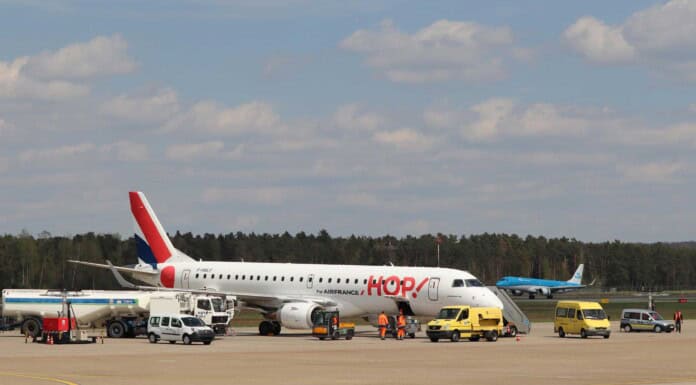 Air France erweitert Nürnberg-Paris-Verbindung: Dritter täglicher Flug ab Oktober Air France (im Foto die Regionalflugtochter Air France Hop) und KLM sind ein fester Bestandteil des Airport Nürnberg. Ab Oktober können Reisende aus Nürnberg Paris noch häufiger erreichen.