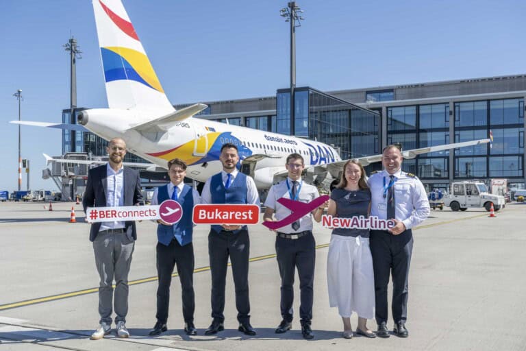 Johannes Mohrmann, Senior Manager Business Development Aviation, Flughafen Berlin Brandenburg GmbH (1st from right), Diana Wesser, Sales and Marketing Manager, Dan Air GSE Friends Touristik Marketing (2nd from left) and crew.