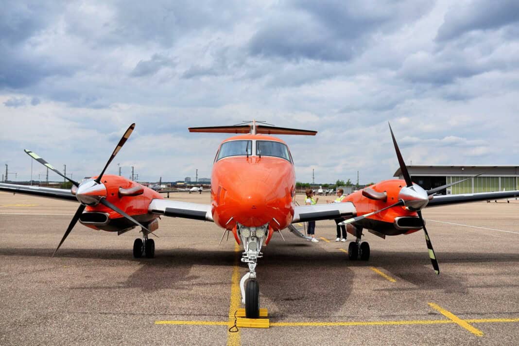 Vermessungsflugzeug Beechcraft King Air 350 der FCS Flight Calibration Services GmbH