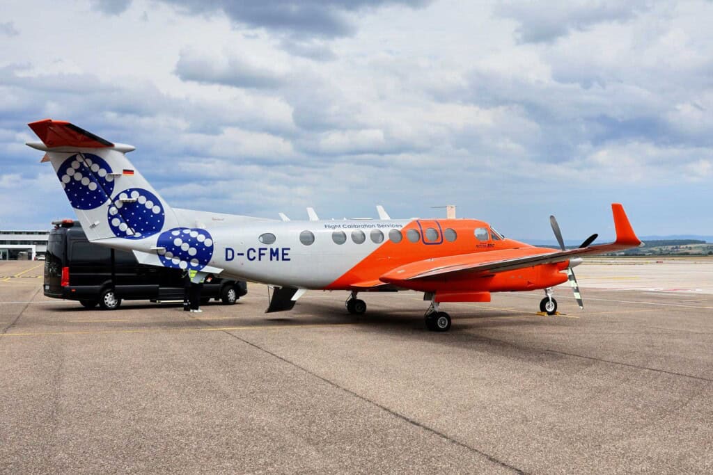 Vermessungsflugzeug Beechcraft King Air 350 der FCS Flight Calibration Services GmbH