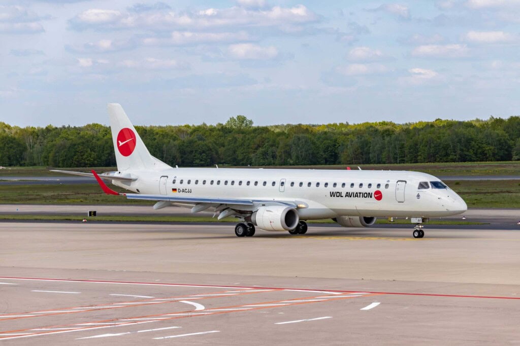 Embraer E190 in WDL-Bemalung