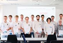 Die beiden Gewinnerteams ASCLERA und AETHER bei der Siegerehrung der DLR Design Challenge 2025