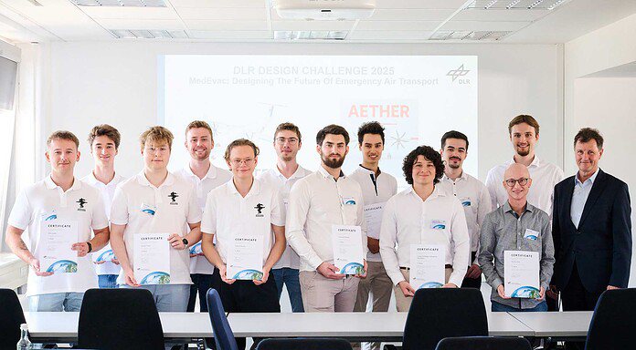 Notfallevakuierungsflugzeuge: DLR Design Challenge im Fokus Die beiden Gewinnerteams ASCLERA und AETHER bei der Siegerehrung der DLR Design Challenge 2025