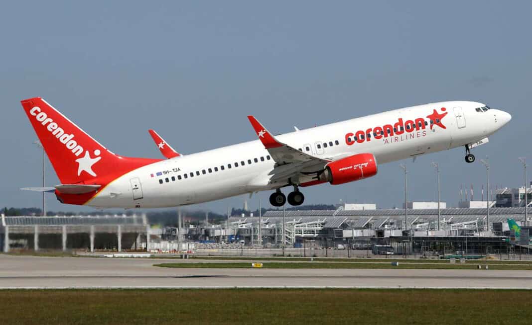 Corendon Airlines Boeing B737 beim Start