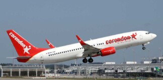 Corendon Airlines Boeing B737 taking off