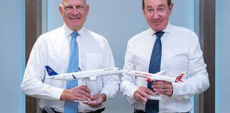 Campbell Wilson, Air India (r) - Peter Foster, Air Astana (l)