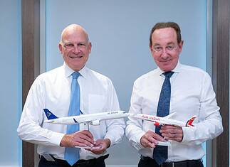 Campbell Wilson, Air India (r) - Peter Foster, Air Astana (l)