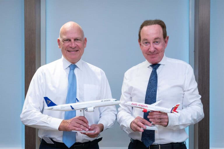 Campbell Wilson, Air India (r) - Peter Foster, Air Astana (l)