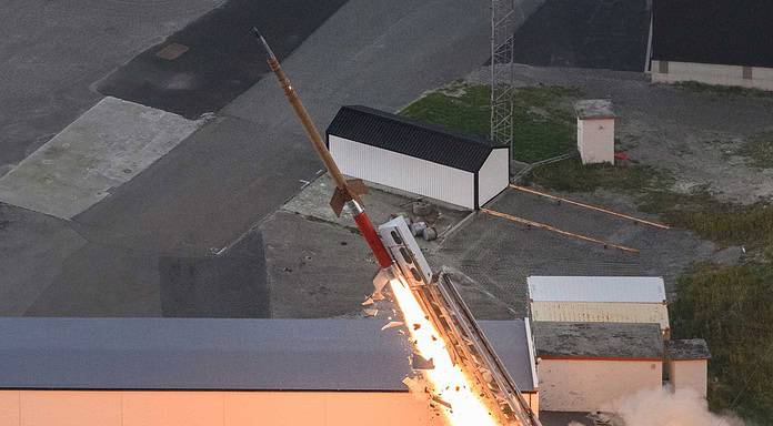 Reusable spacecraft: DLR’s ATHEAt flight experiment ATHEAt flight experiment leaves the launch pad
