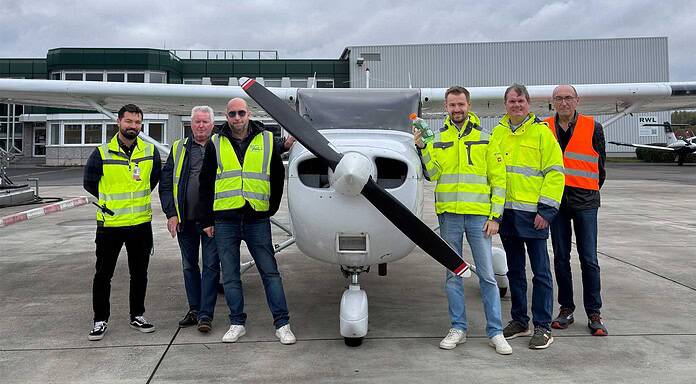 Neuer Flugkraftstoff Swift 100R am Flughafen Mönchengladbach Erstbetankung mit Swift 100R am Flughafen Mönchengladbach