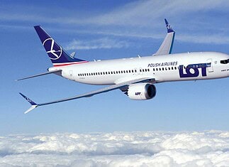 LOT Polish Airlines bringt neue Flugverbindung nach Bologna LOT Polish Airlines Boeing 737 MAX 8