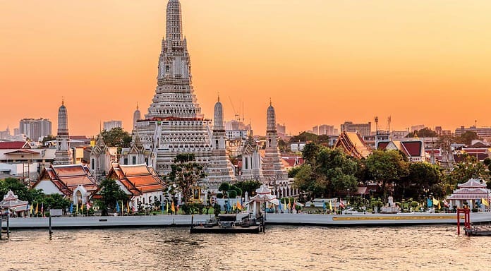 LOT offers new Asia connection Warsaw-Bangkok Bangkok - Wat Arun