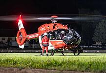 DRF Luftrettung zieht positive Jahresbilanz mit 36.407 Einsätzen Eine H145 der DRF Luftrettung in der Nacht.