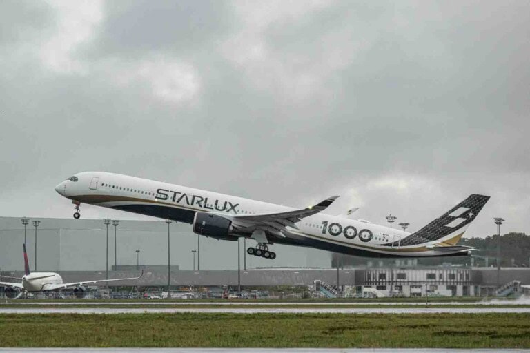 STARLUX first A350-1000