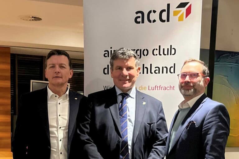 Relief for air freight demanded; from left: Ingo Richter (Vice President acd), Prof. Dr. Christopher W. Stoller (President acd) and Laurent Jossa (CFO acd)
