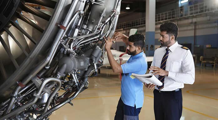 Karriere: Emirates sucht weltweit lizenzierte Flugzeugingenieure Emirates sucht weltweit Flugzeugingenieure und Techniker