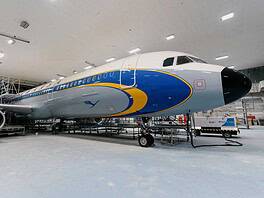 Lufthansa Airbus A321 in historischem Parabeldesign