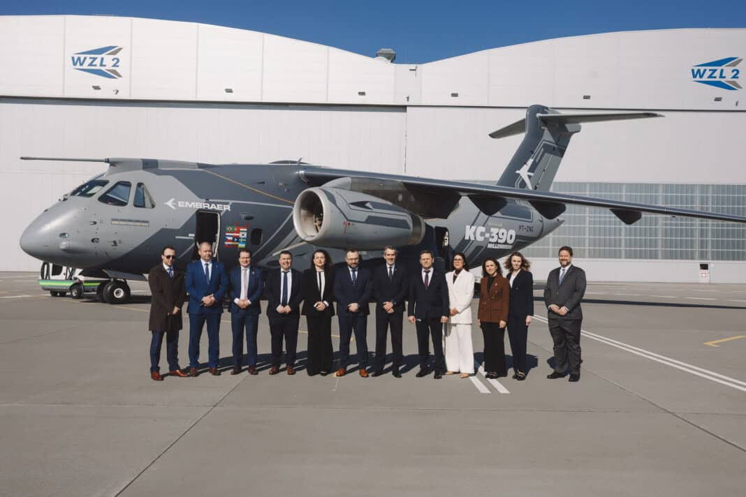 Embraer stellt die KC-390 Millennium dem WZL-2 vor, während die Unternehmen ihre MRO-Kooperation in Polen vorantreiben.