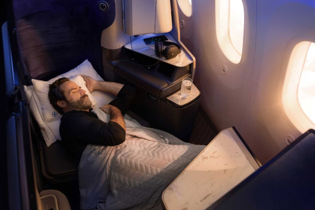 United Airlines Boeing 787-9 - United Polaris Studio Suite