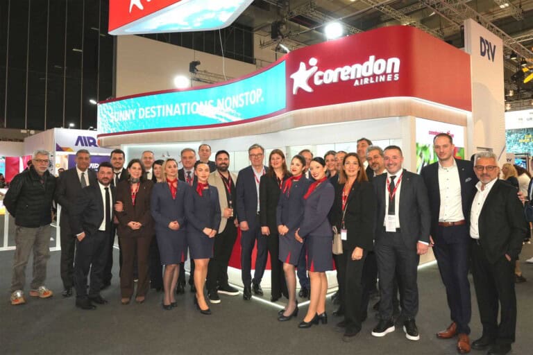 Das Team von Corendon Airlines auf der ITB 2026