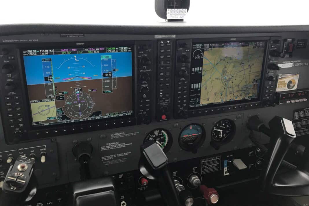 Cessna 172 Cockpit