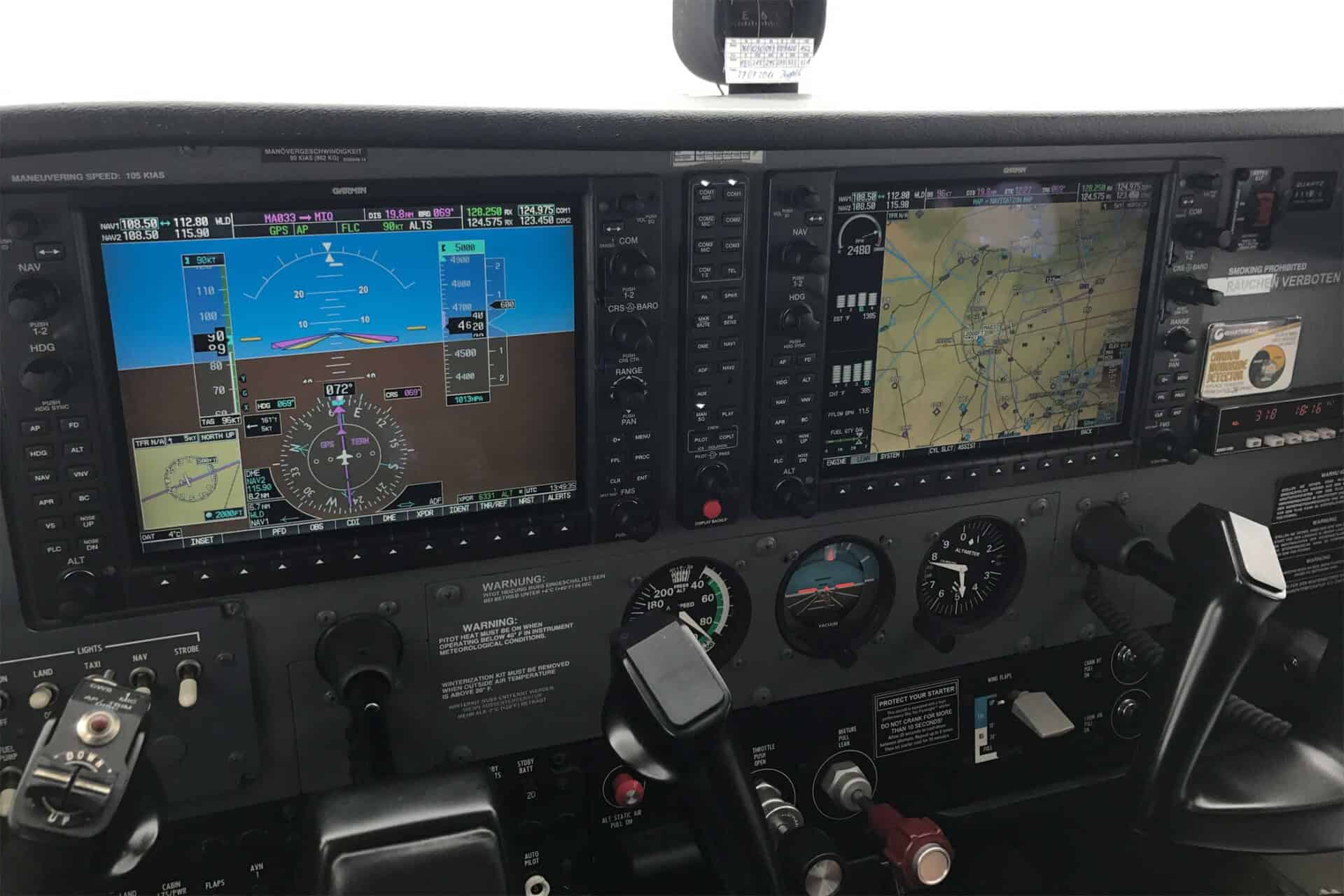 Cessna 172 Cockpit