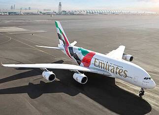 Emirates präsentiert neue A380-Lackierung mit Flagge der Vereinigten Arabischen Emirate
