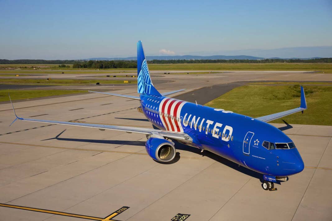 United Airlines Boeing 737-800 - „Stars & Stripes“-Sonderlackierung 250 Jahre USA