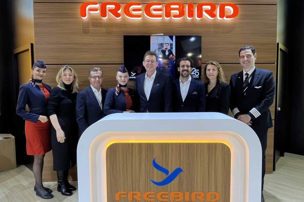 BARIG Chairman und Executive Director Michael Hoppe (5.v.l.) und das Team von Freebird Airlines freuen sich auf den gemeinsamen Austausch. Persönliches Kennenlernen auf der ITB Berlin 2026, der weltweit führenden Reisefachmesse.